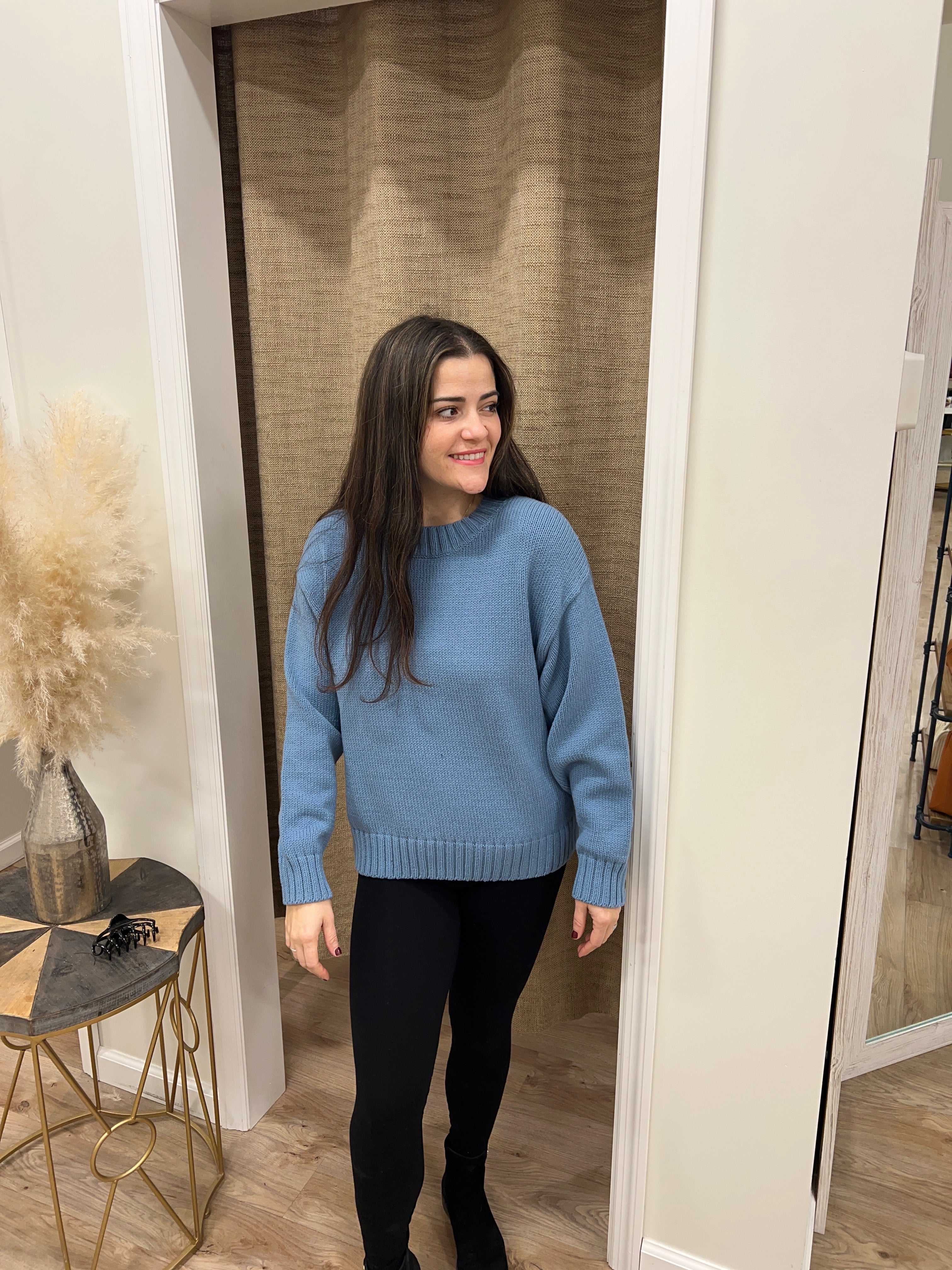 Blue sweater size large (RESTYLE)