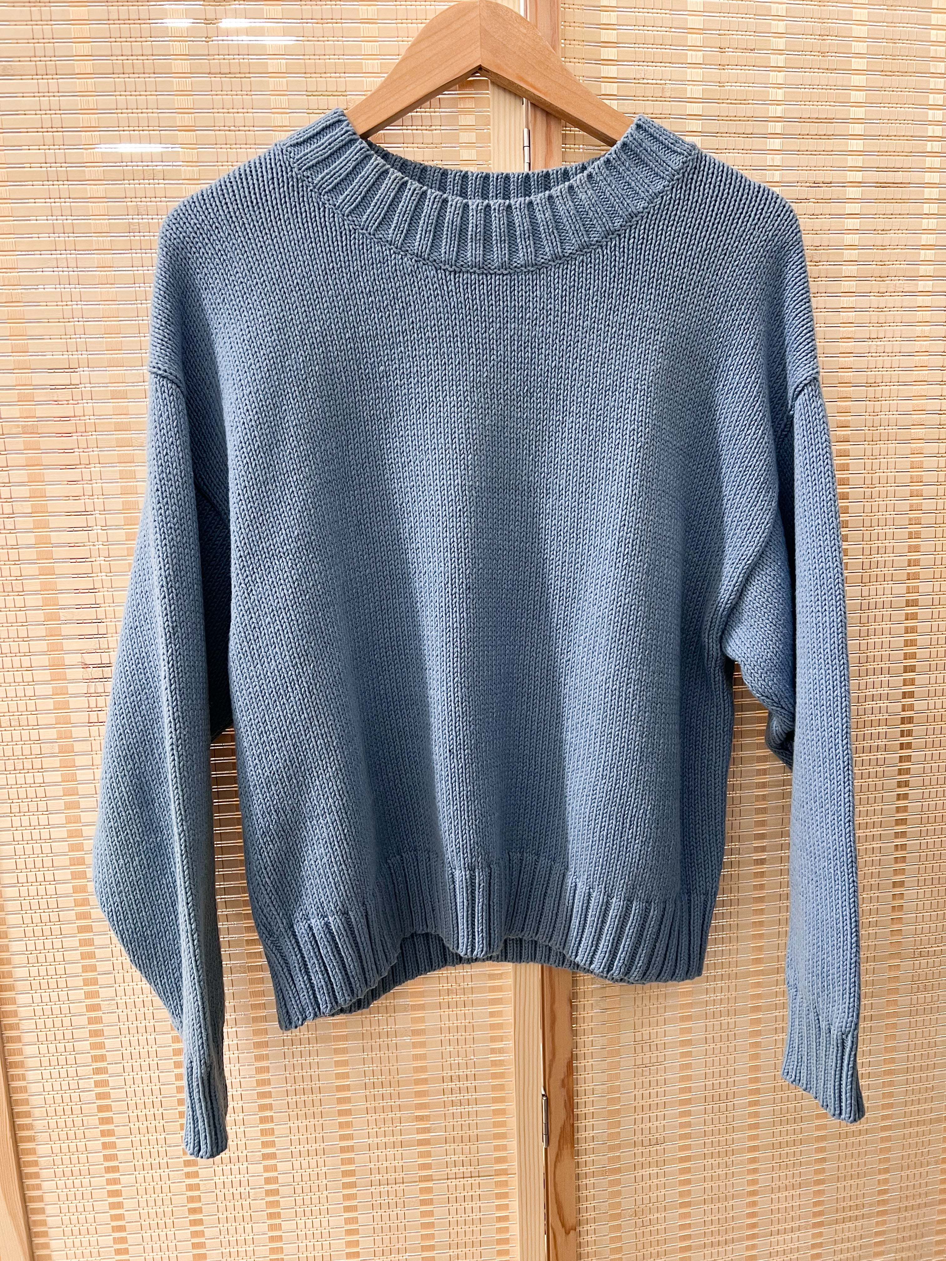 Blue sweater size large (RESTYLE)