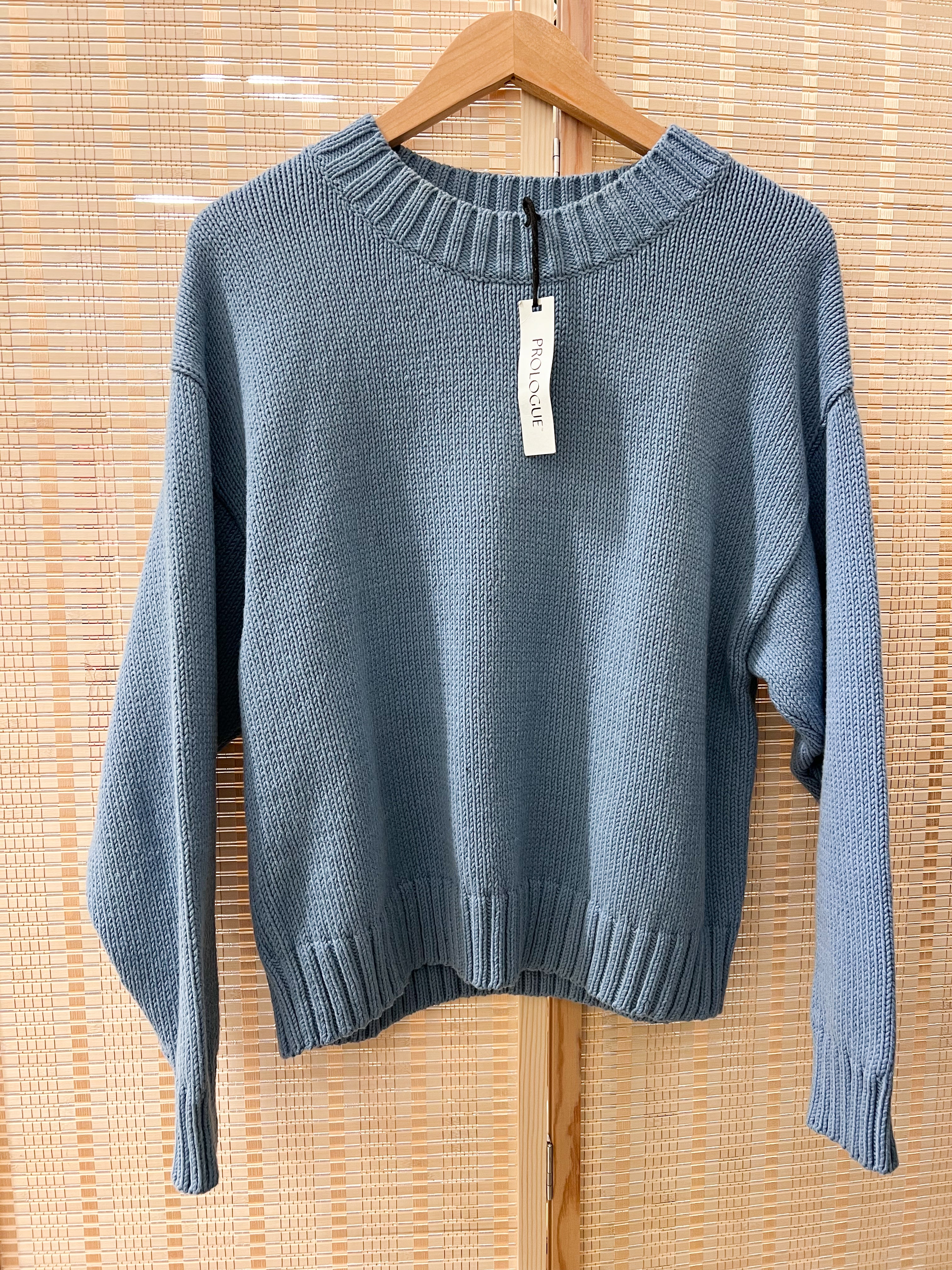 Blue sweater size large (RESTYLE)