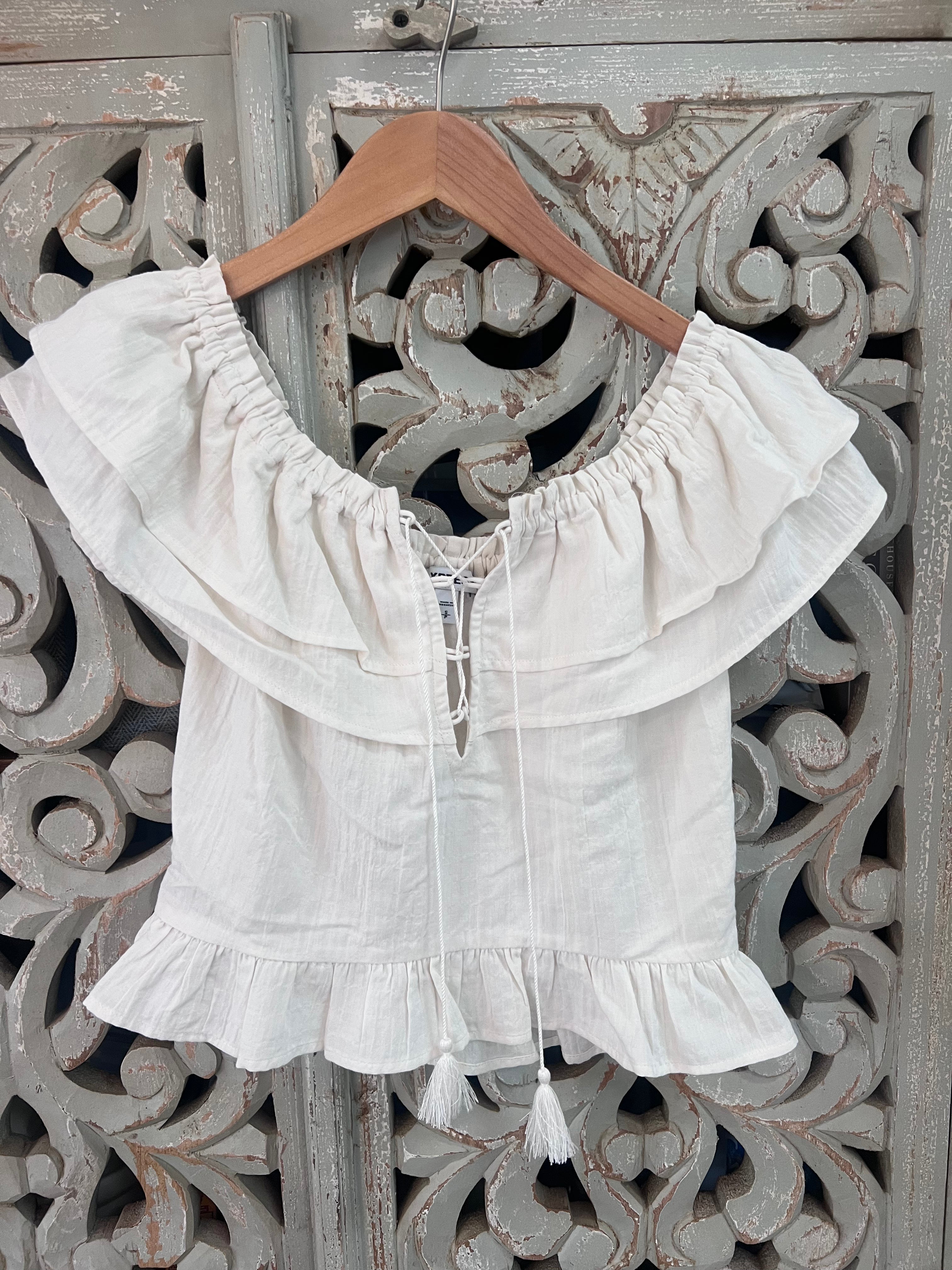 Express Ivory Ruffle Top S (RESTYLE)