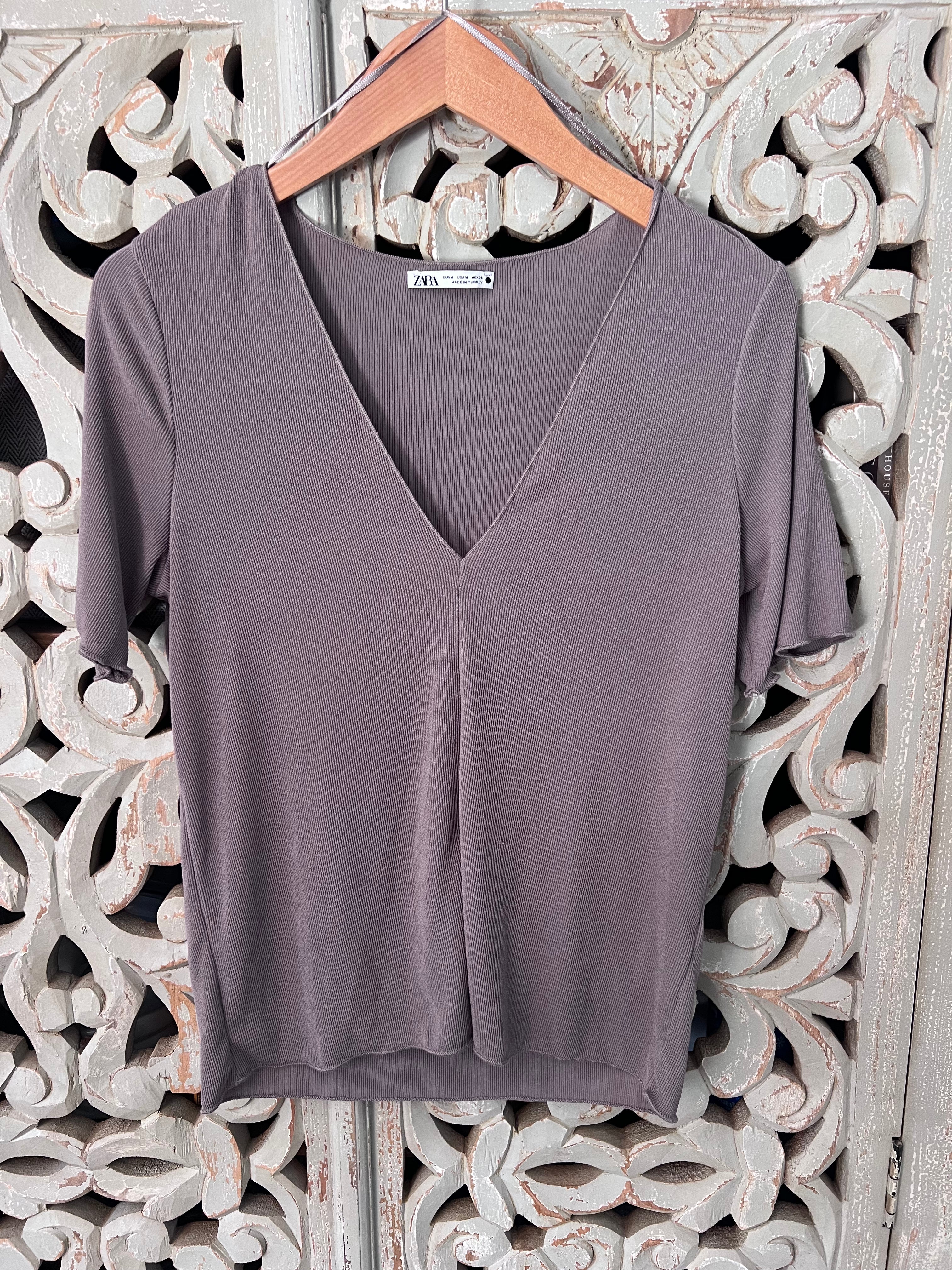 ZARA Basic Top Size M (RESTYLE)