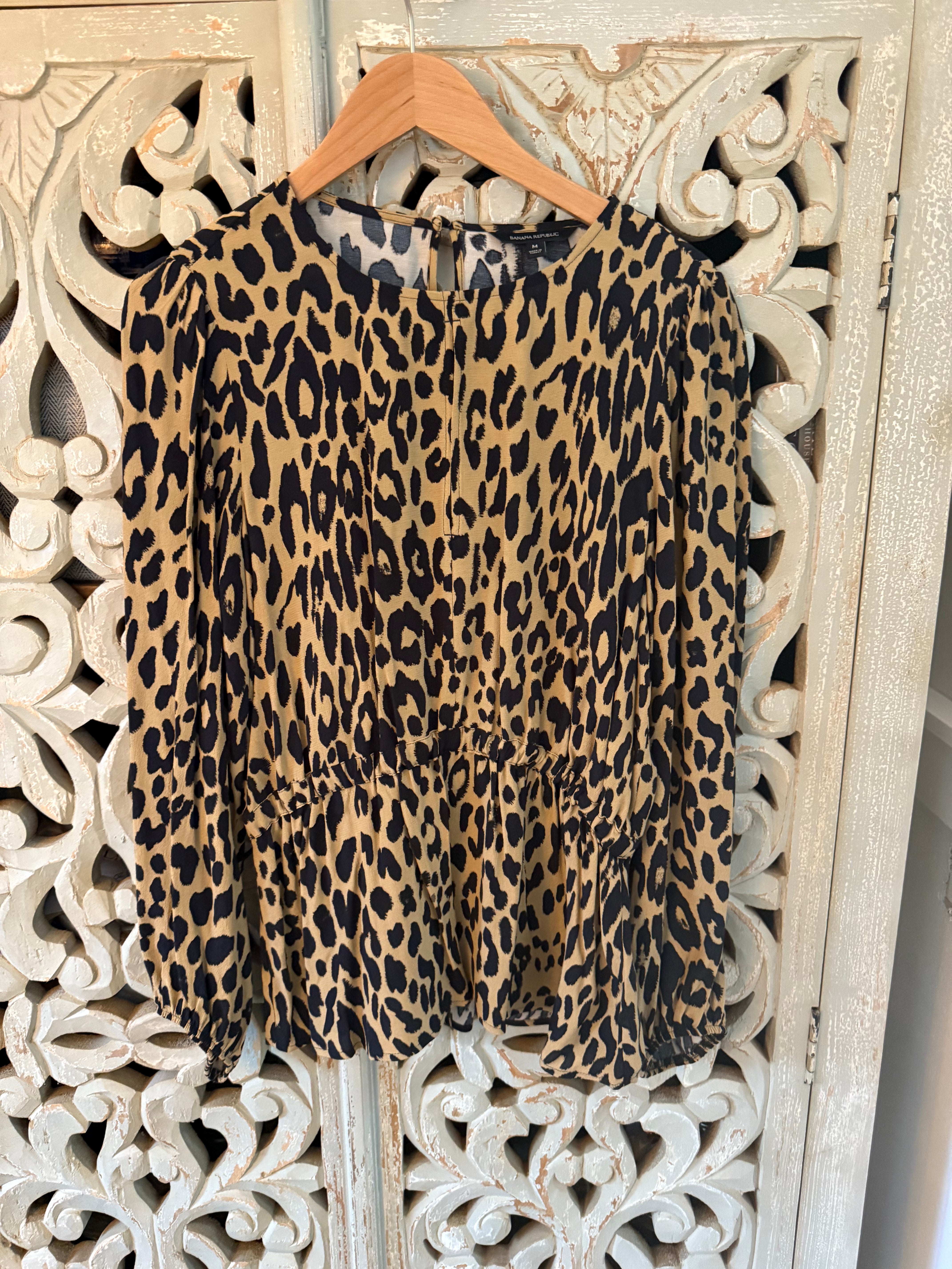 Banana Republic Leopard Top Size M (RESTYLE)