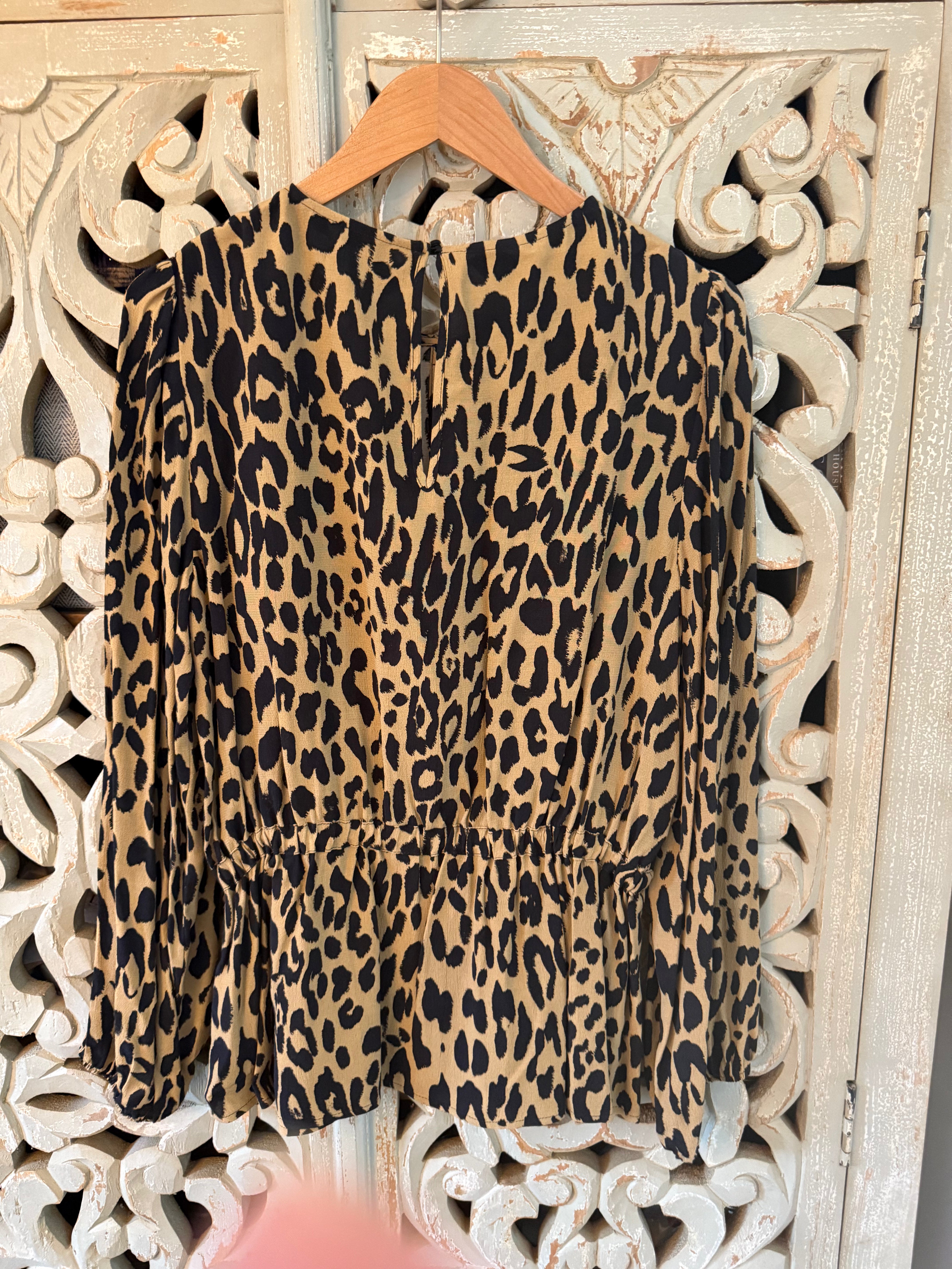 Banana Republic Leopard Top Size M (RESTYLE)