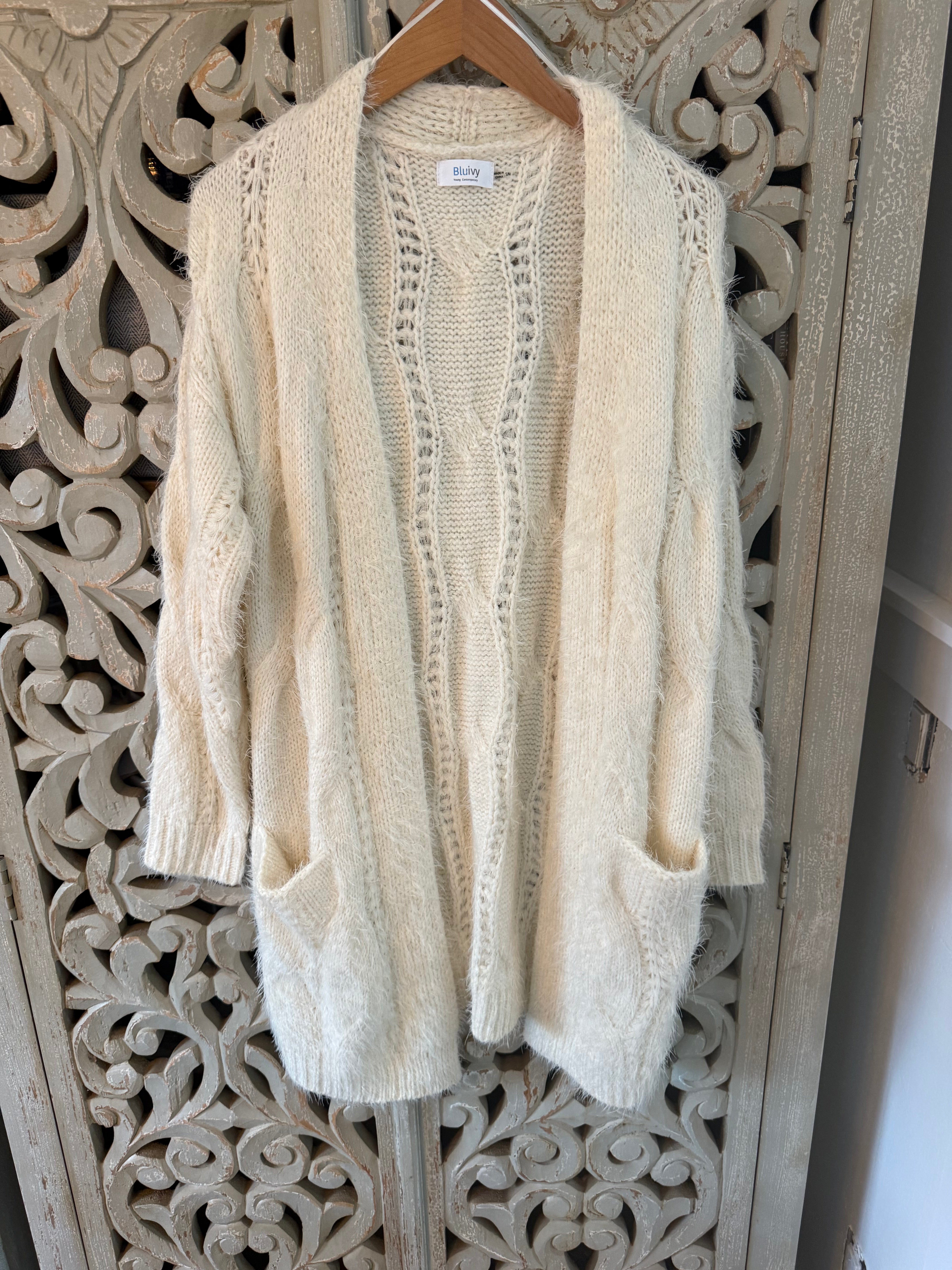 Ivory Soft Cardigan Size S/M (RESTYLE)