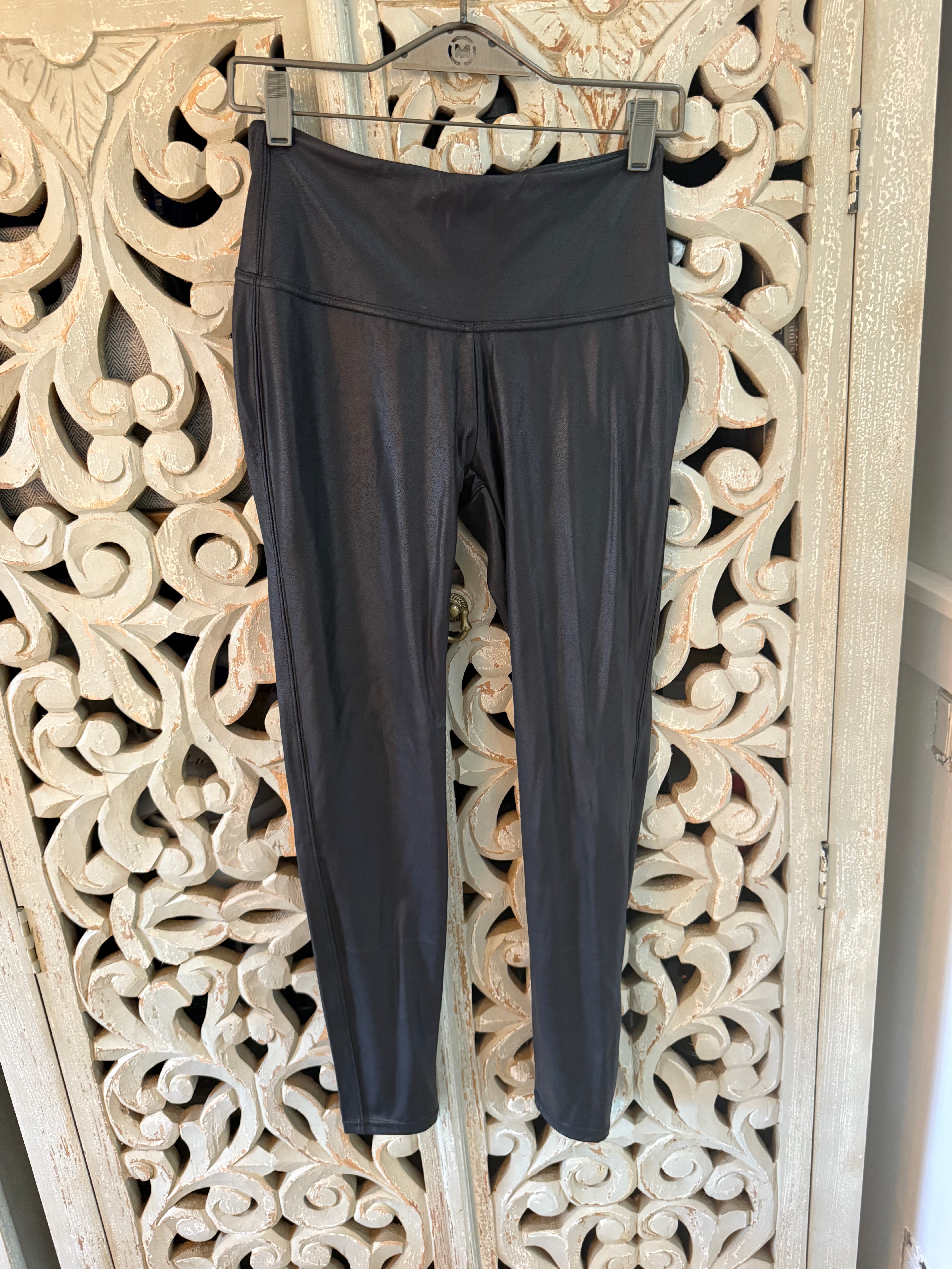 Black Coated Leggings Size S (RESTYLE)