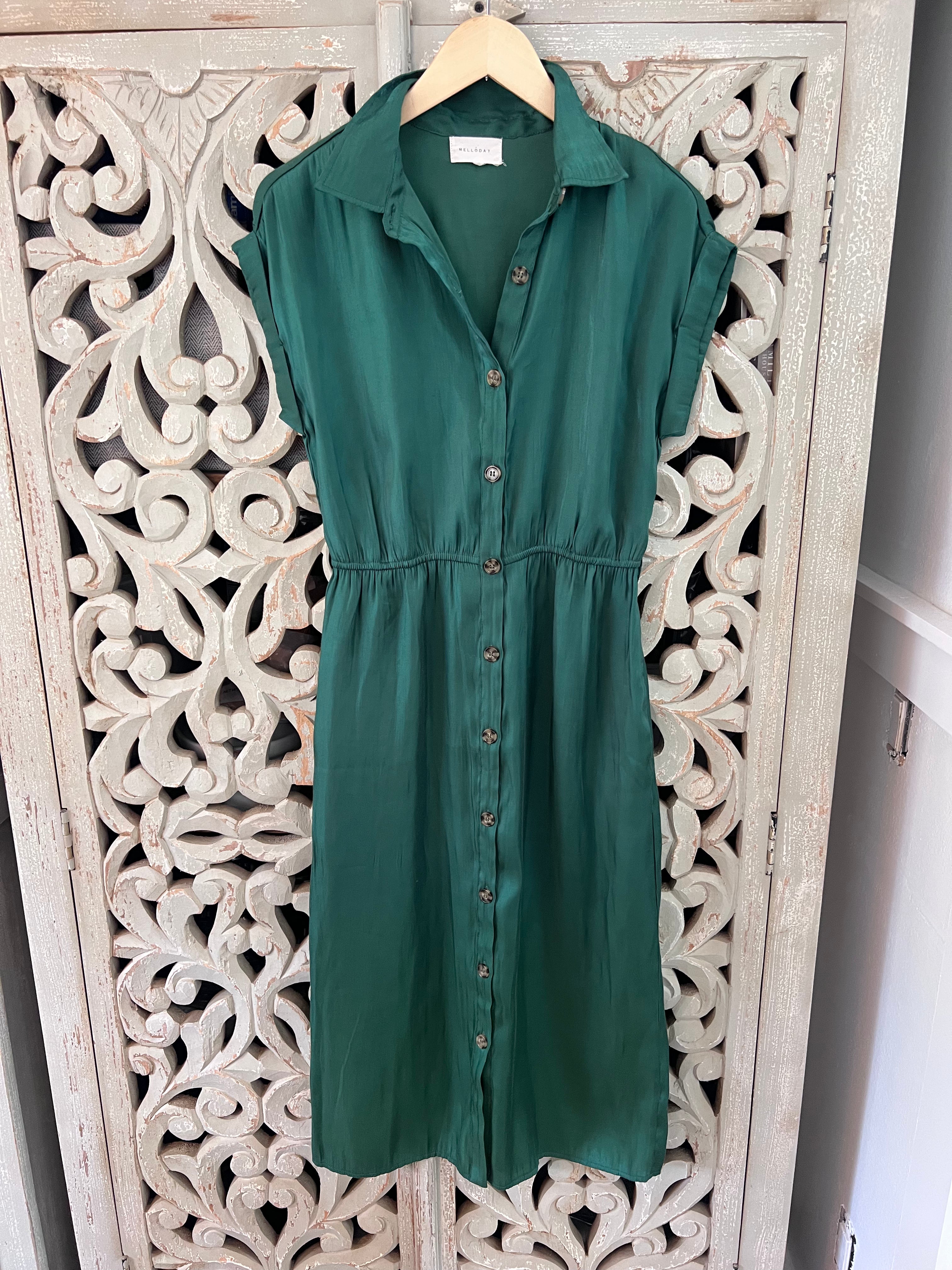 Green Midi Dress Size S (RESTYLE)