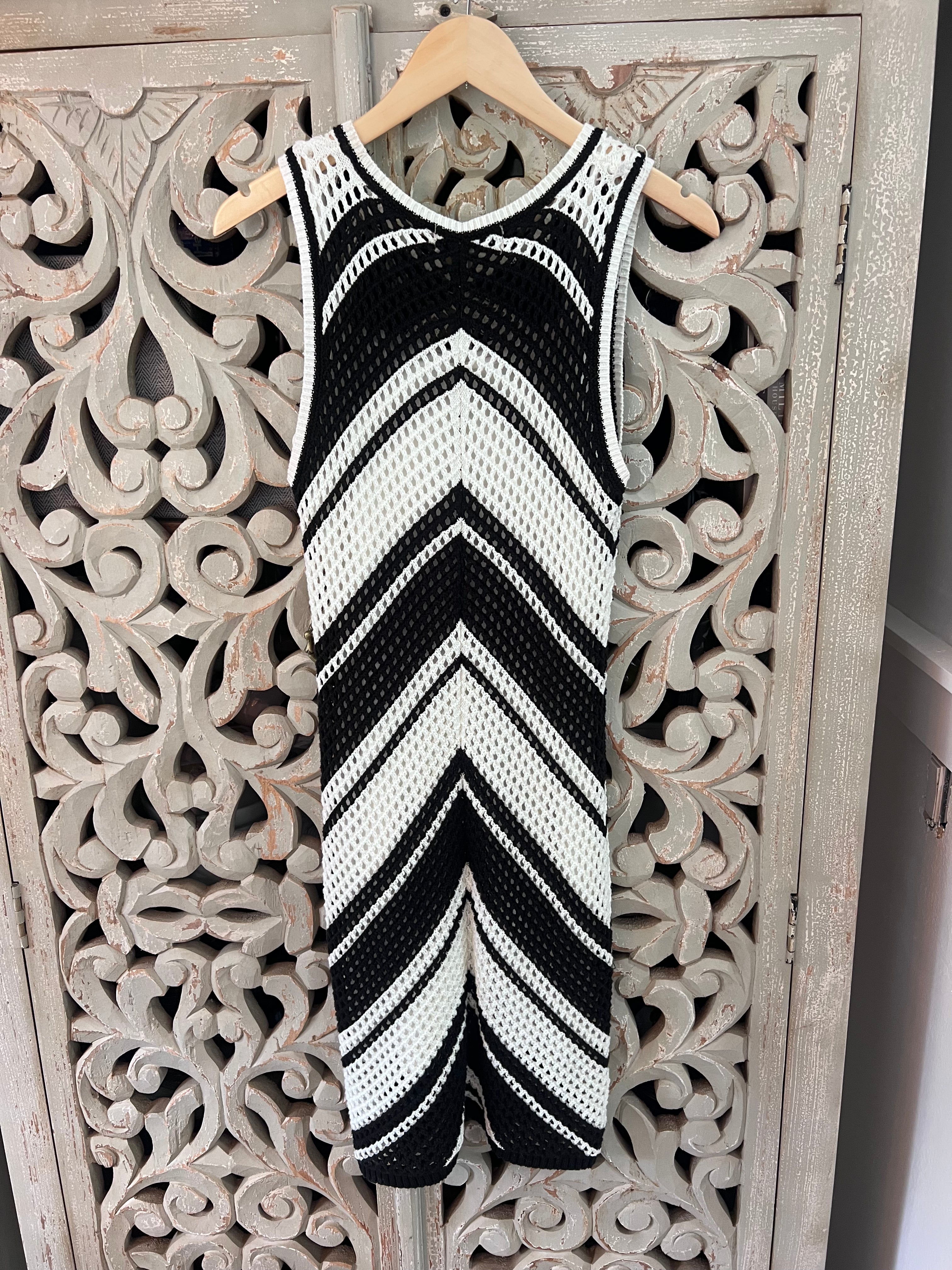 Black + White Dress Size M (RESTYLE)