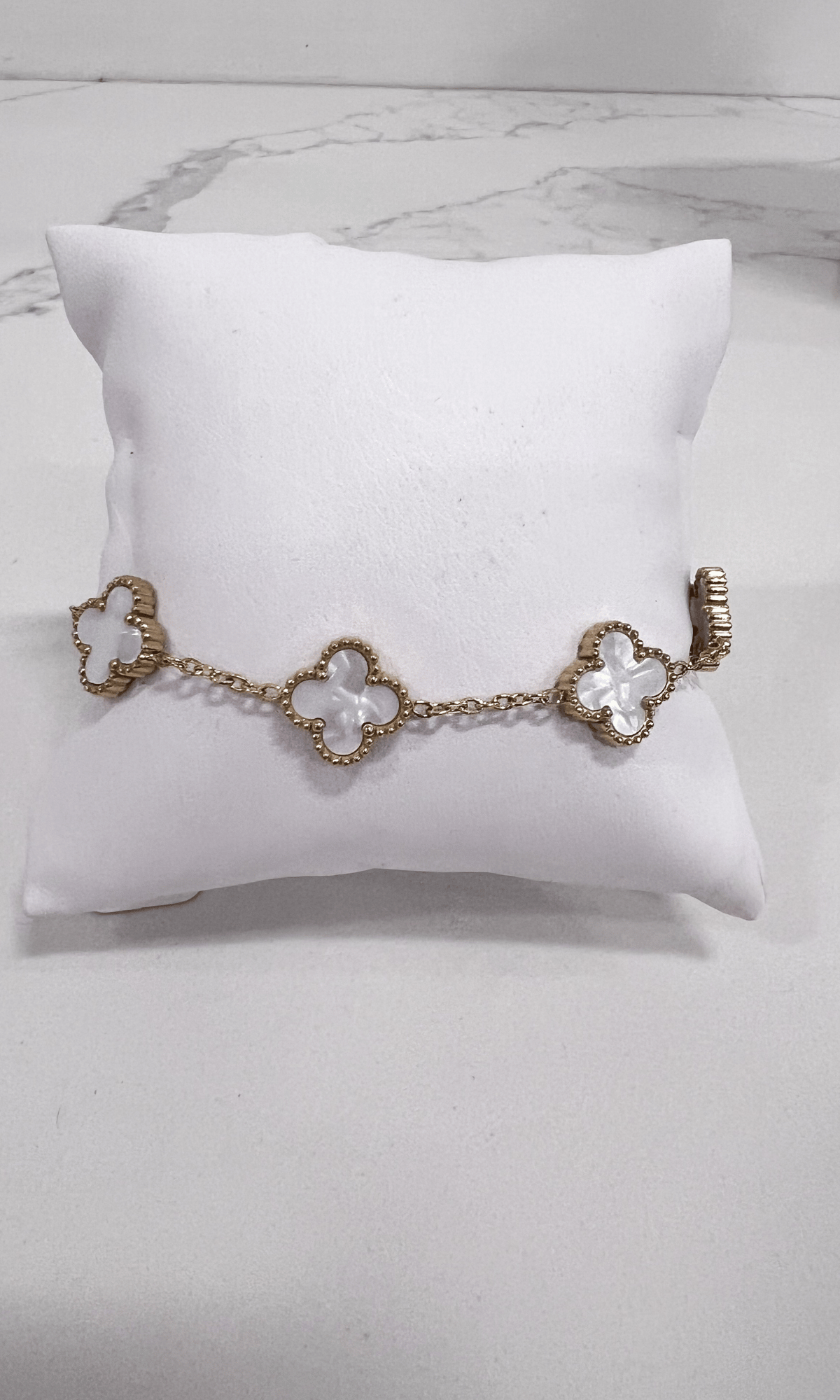 Clover Pearl Shell Bracelet