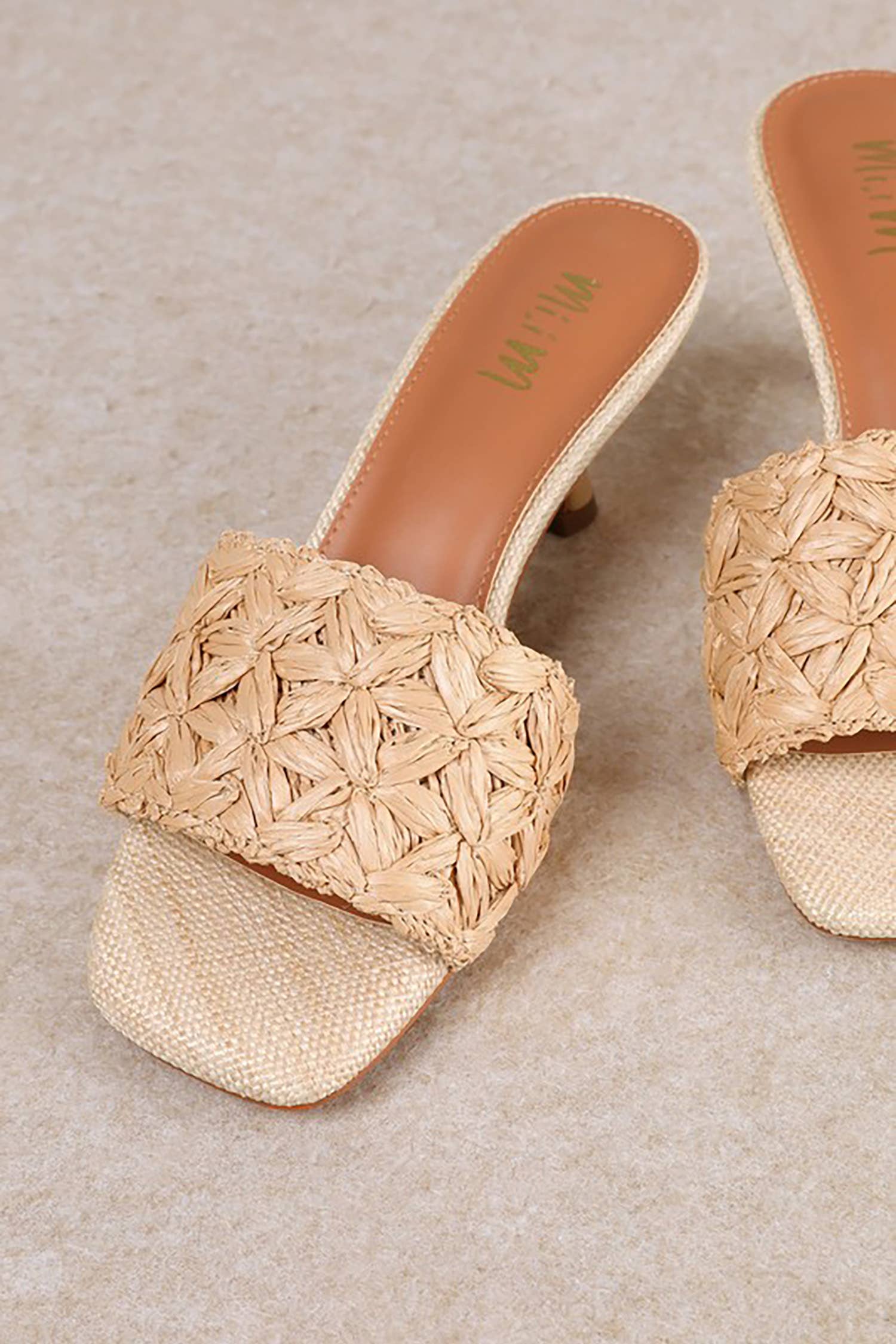 Raffia Kitten Heals