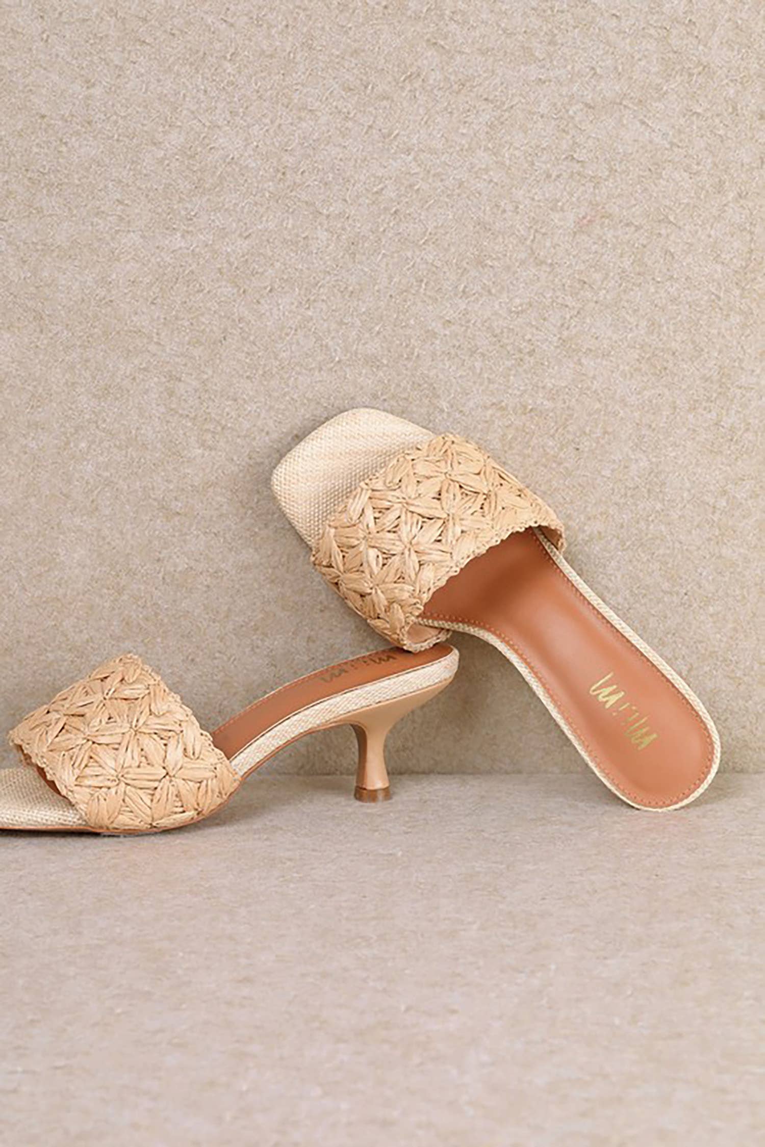 Raffia Kitten Heals
